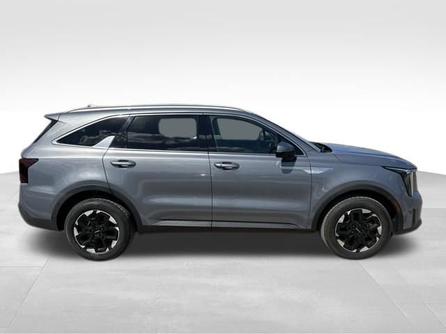 Certified 2024 Kia Sorento S AWD/4WD image 2
