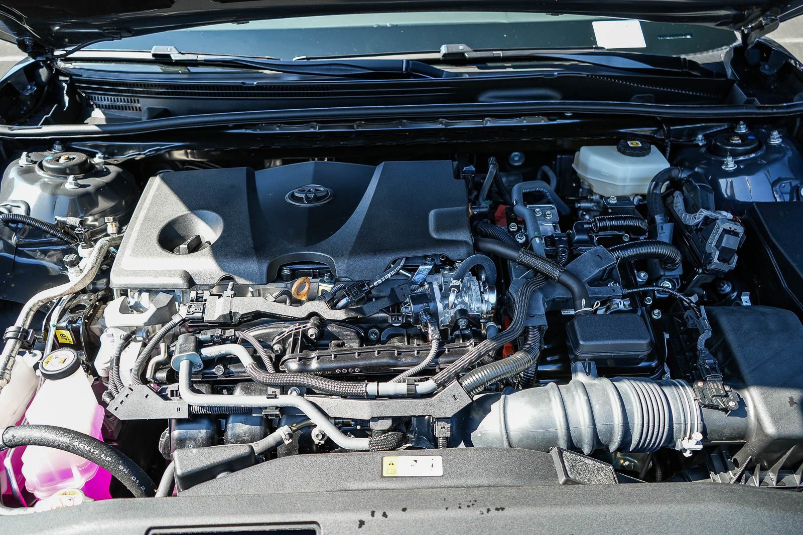 Used 2025 Toyota Camry SE FWD image 25