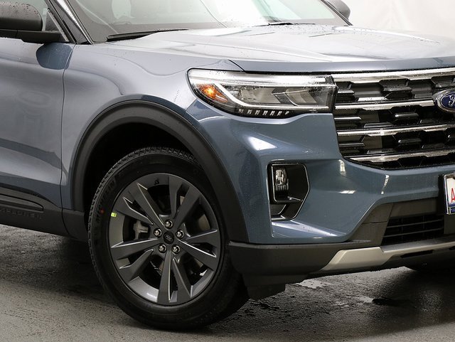 New 2026 Ford Explorer Active image 3