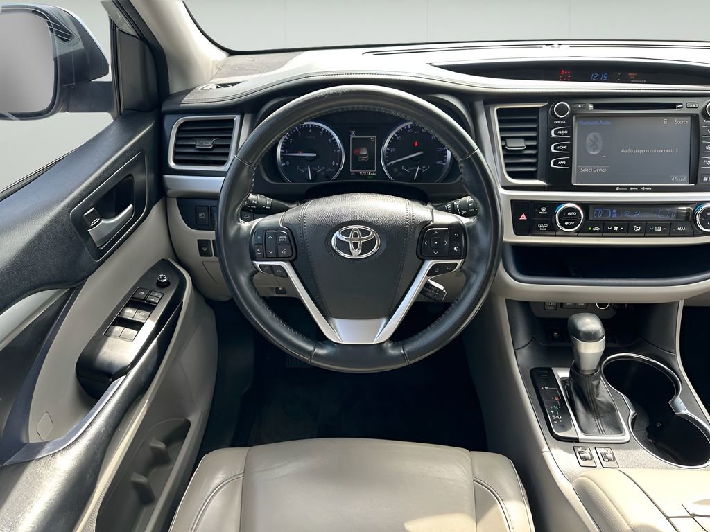 Used 2018 Toyota Highlander XLE image 14