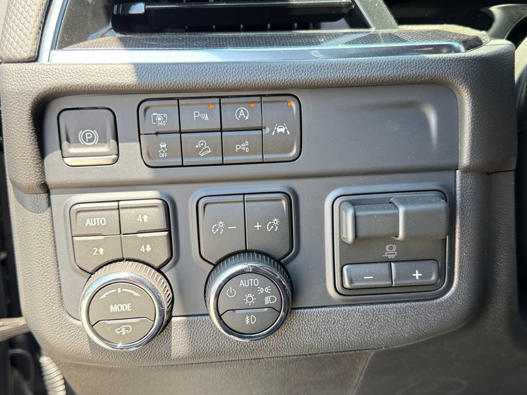 New 2026 Chevrolet Suburban RST AWD/4WD image 22