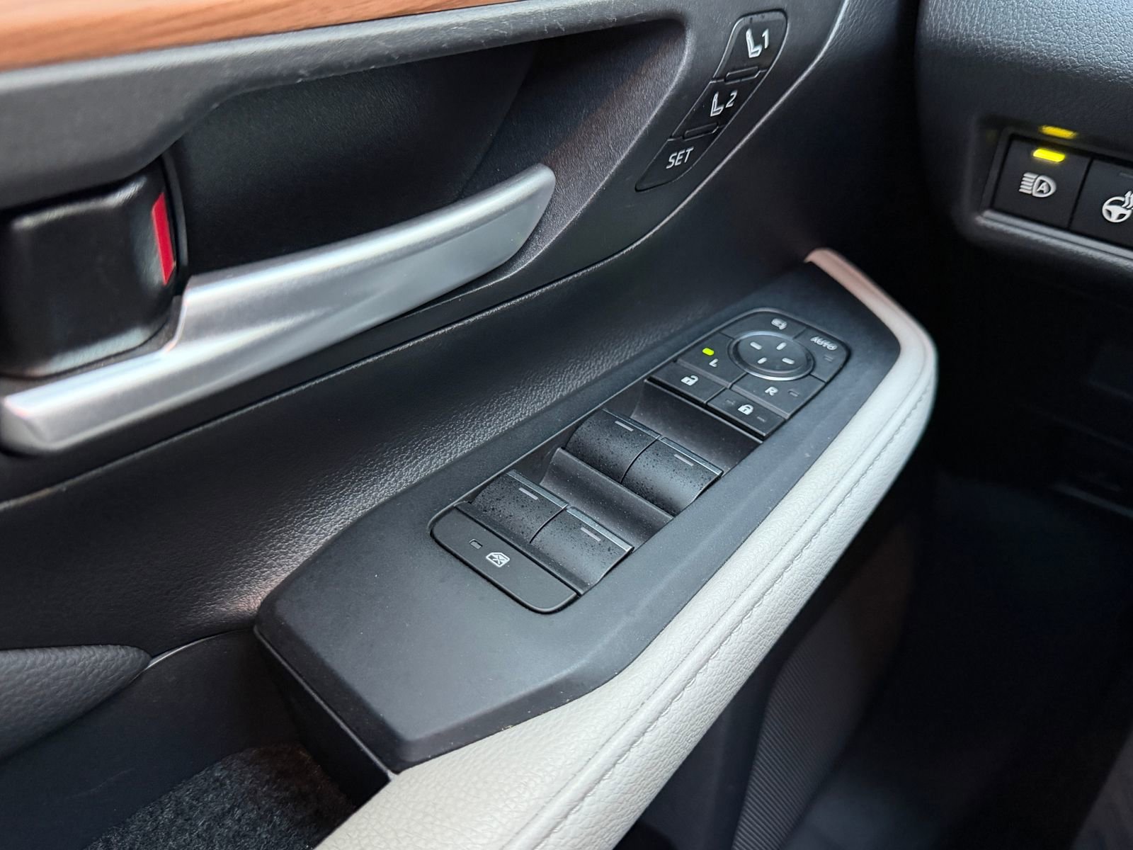 Used 2024 Toyota Grand Highlander Limited image 21