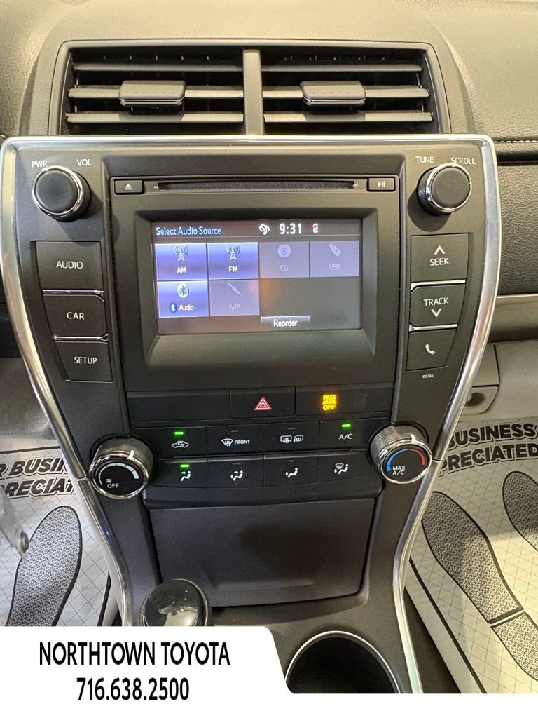 Used 2015 Toyota Camry LE FWD image 25