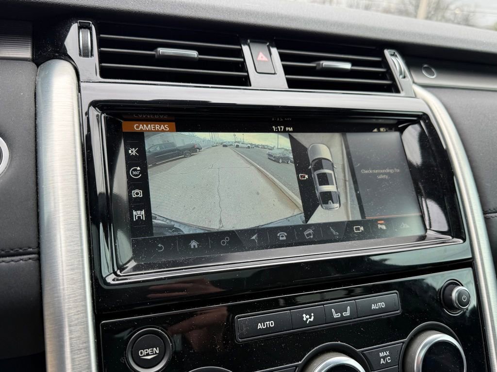 Used 2017 Land Rover Discovery HSE image 20