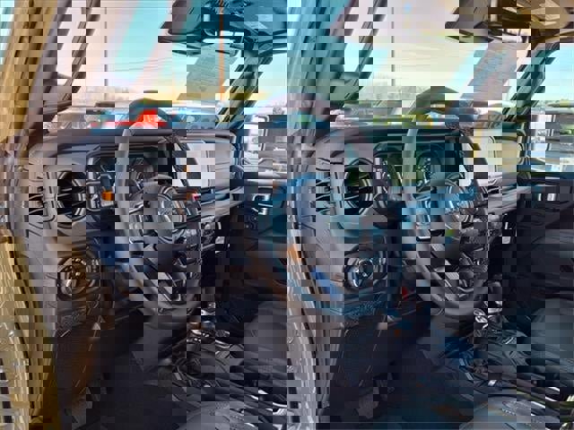 New 2026 Jeep Gladiator Mojave w/ Safety Group image 44