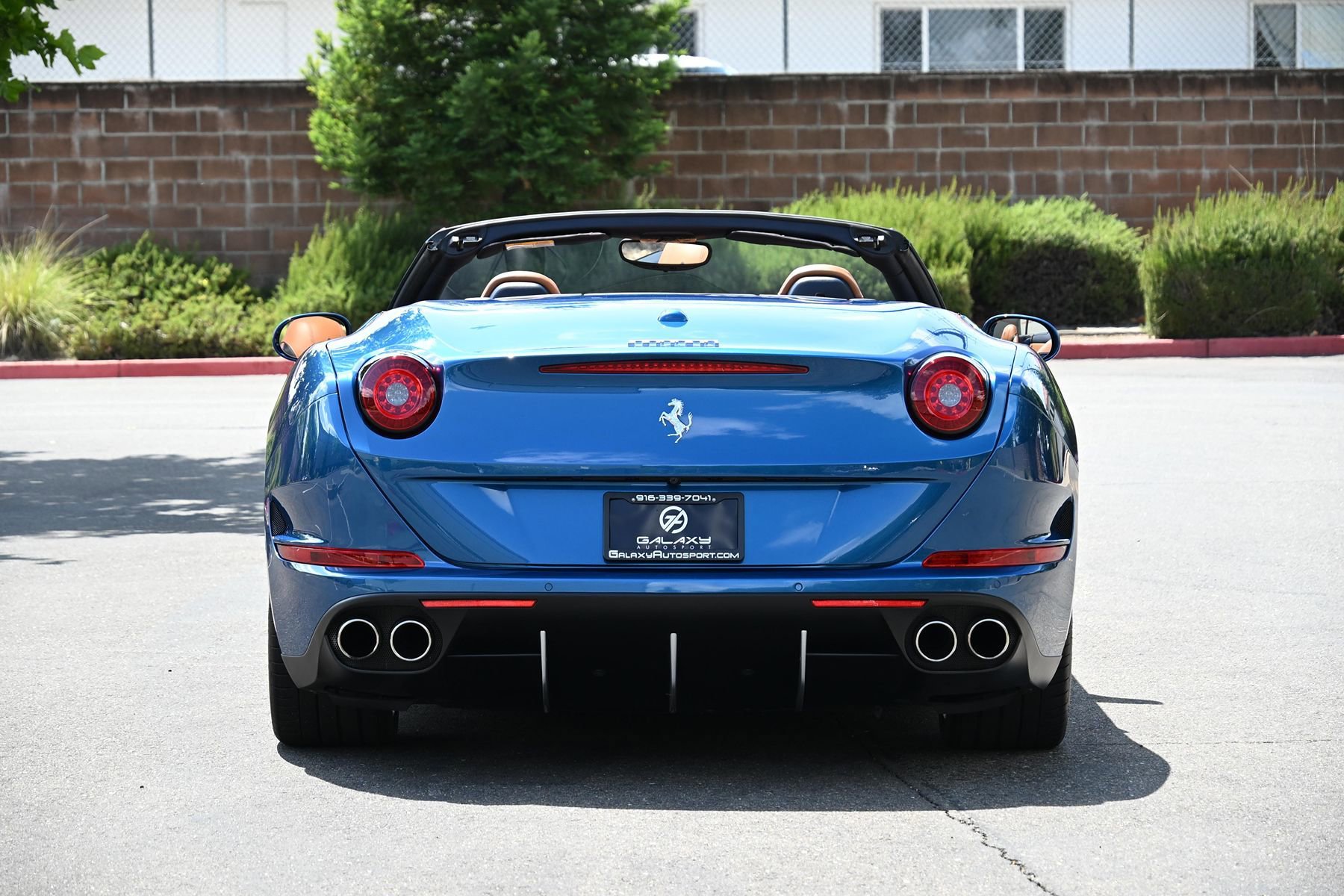 Used 2015 Ferrari California T RWD image 19