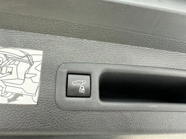 Used 2024 Toyota Sienna XLE image 30