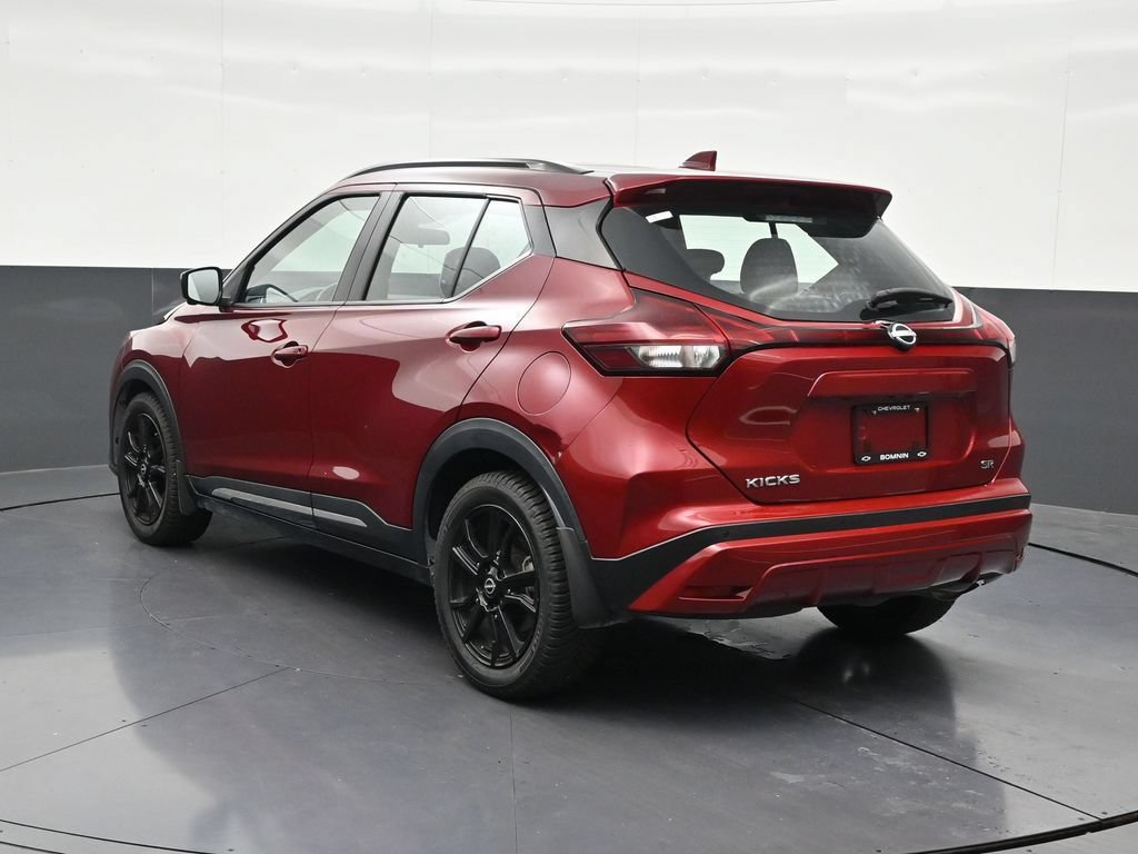 Used 2023 Nissan Kicks SR w/ SR Premium Package FWD image 3