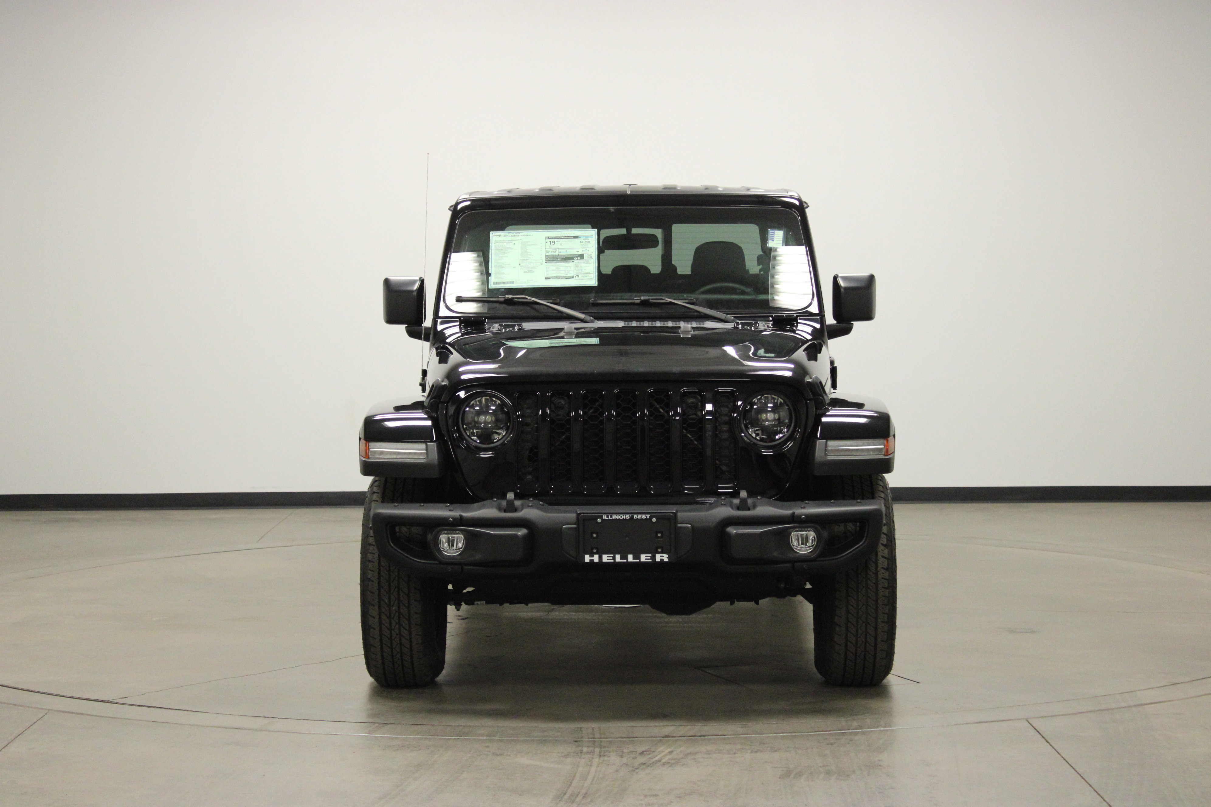 Used 2023 Jeep Gladiator Sport image 3