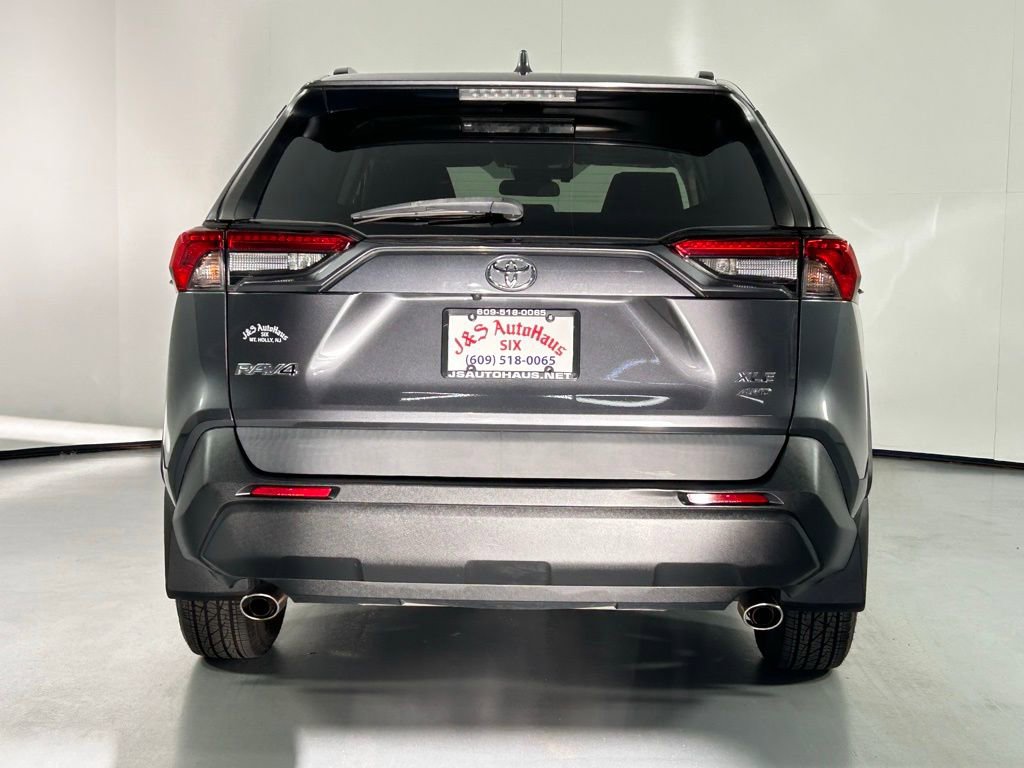 Used 2021 Toyota RAV4 XLE image 6