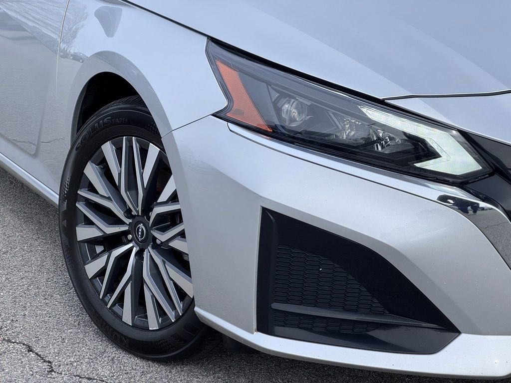 Used 2024 Nissan Altima 2.5 SV image 39