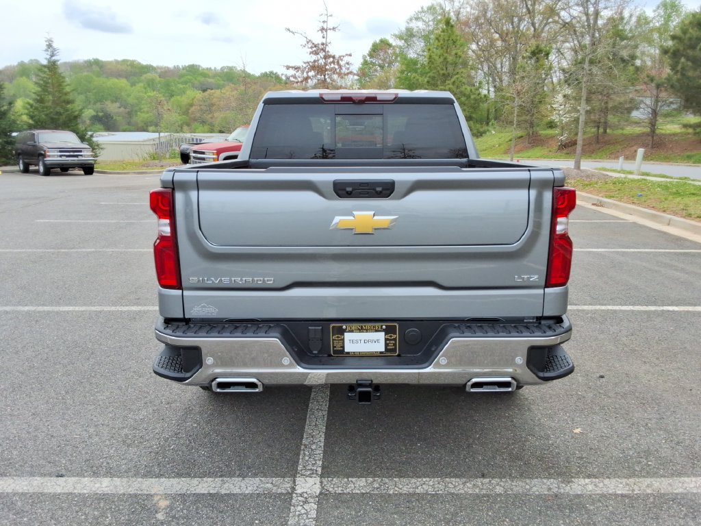 New 2026 Chevrolet Silverado 1500 LTZ w/ LTZ Premium Package AWD/4WD image 6