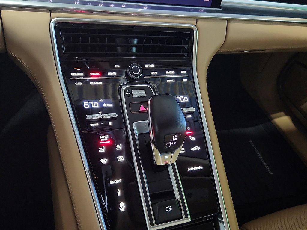 Certified 2023 Porsche Panamera image 16