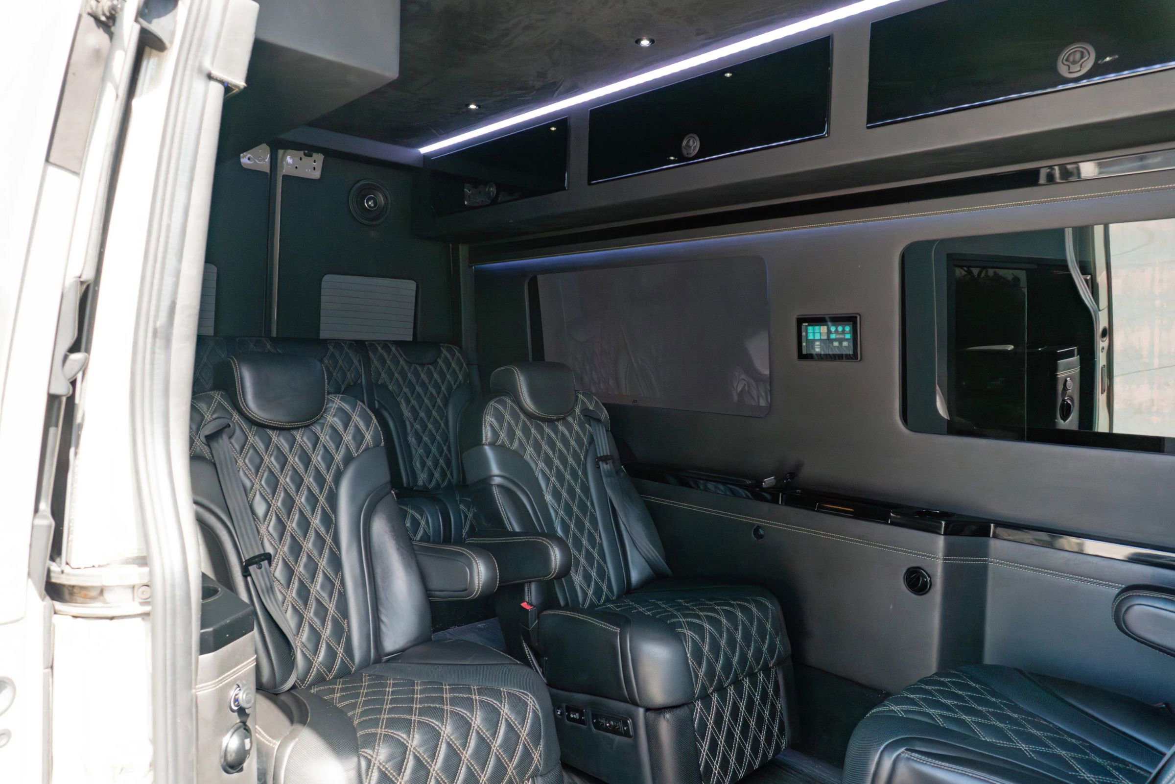 Used 2021 Mercedes-Benz Sprinter 2500 image 48