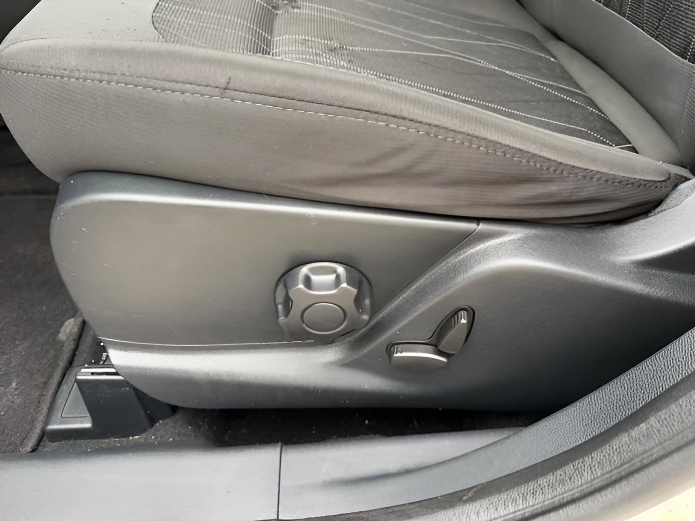 Used 2020 Ford EcoSport SE w/ SE Convenience Package FWD image 24