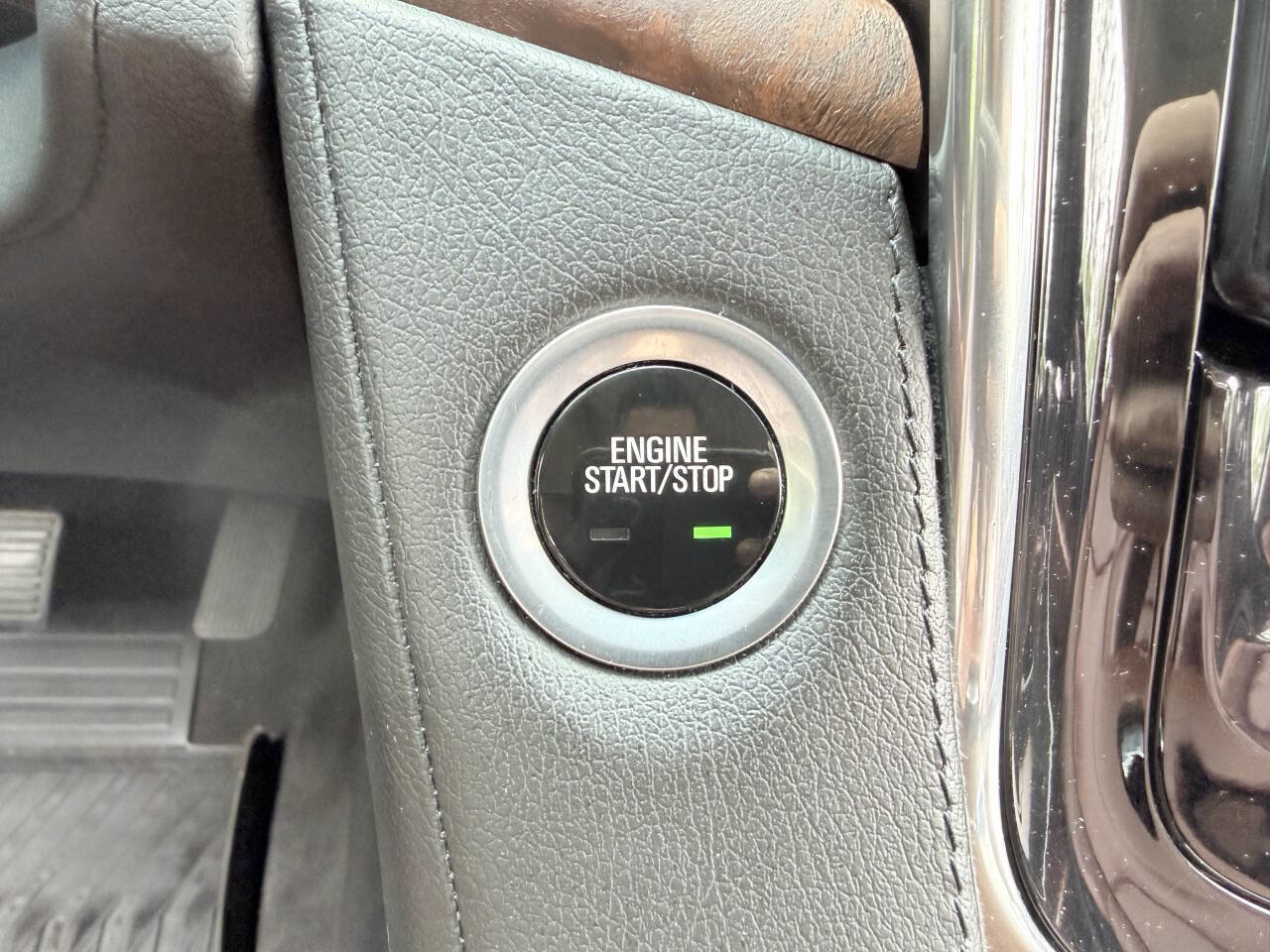 Used 2015 Cadillac Escalade ESV Premium AWD/4WD image 23