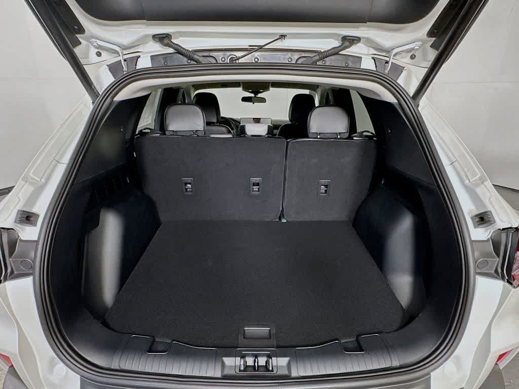 Used 2025 Ford Escape SE FWD image 19
