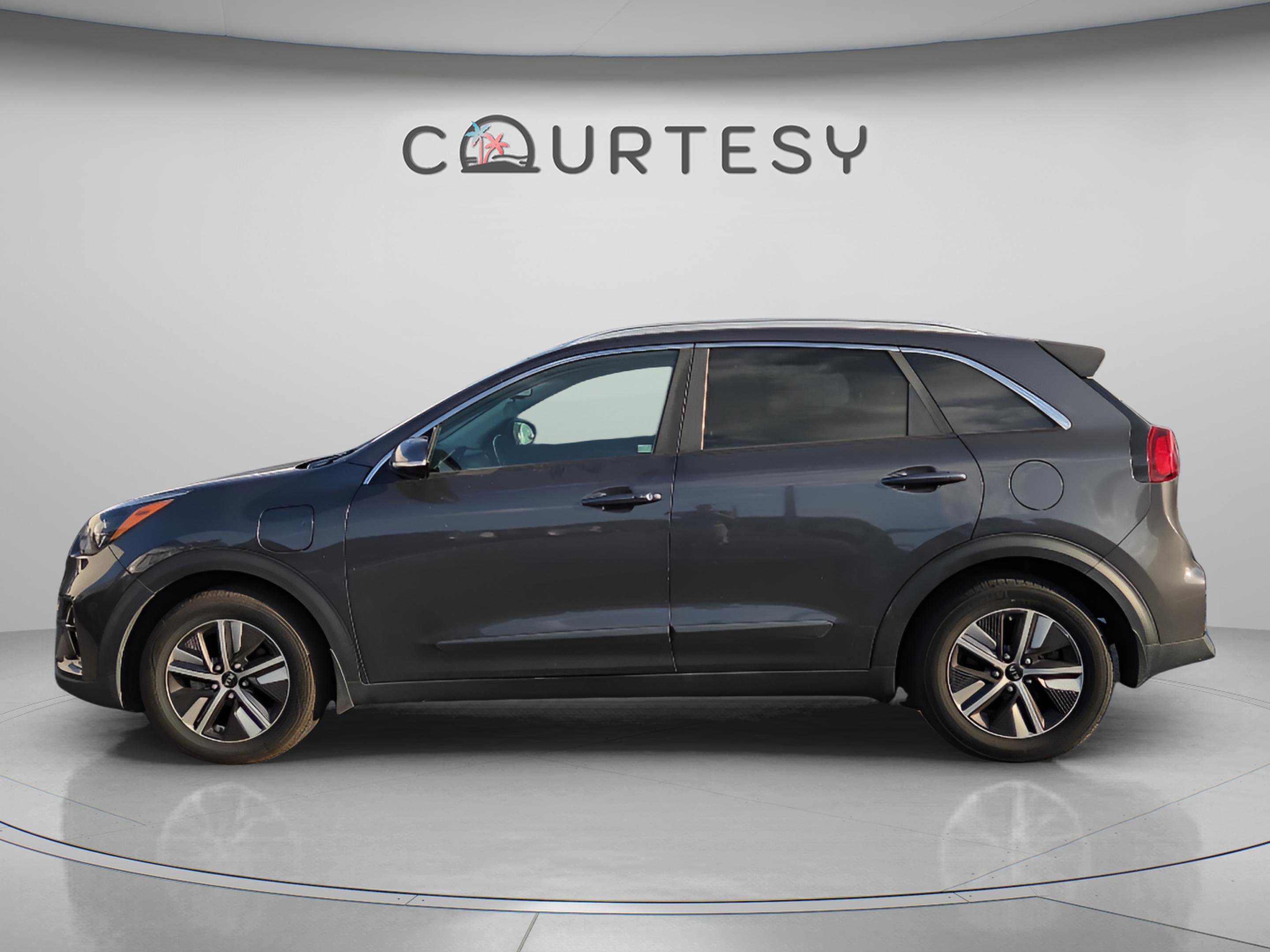 Used 2020 Kia Niro EX FWD image 2