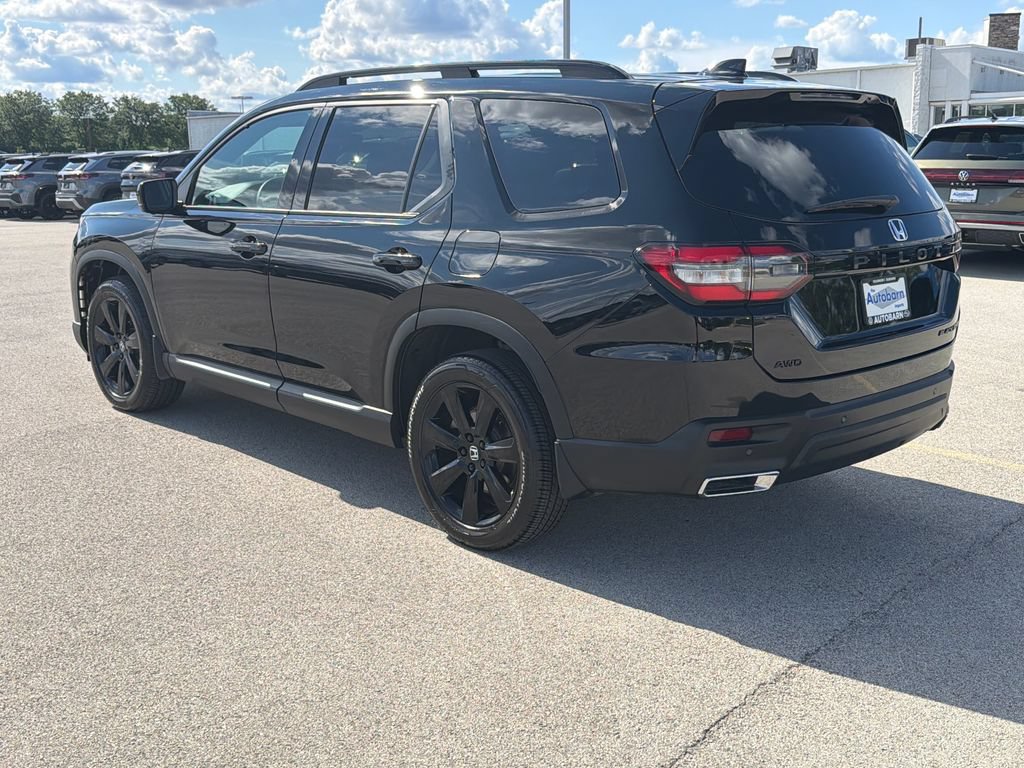 Used 2025 Honda Pilot Black Edition image 4