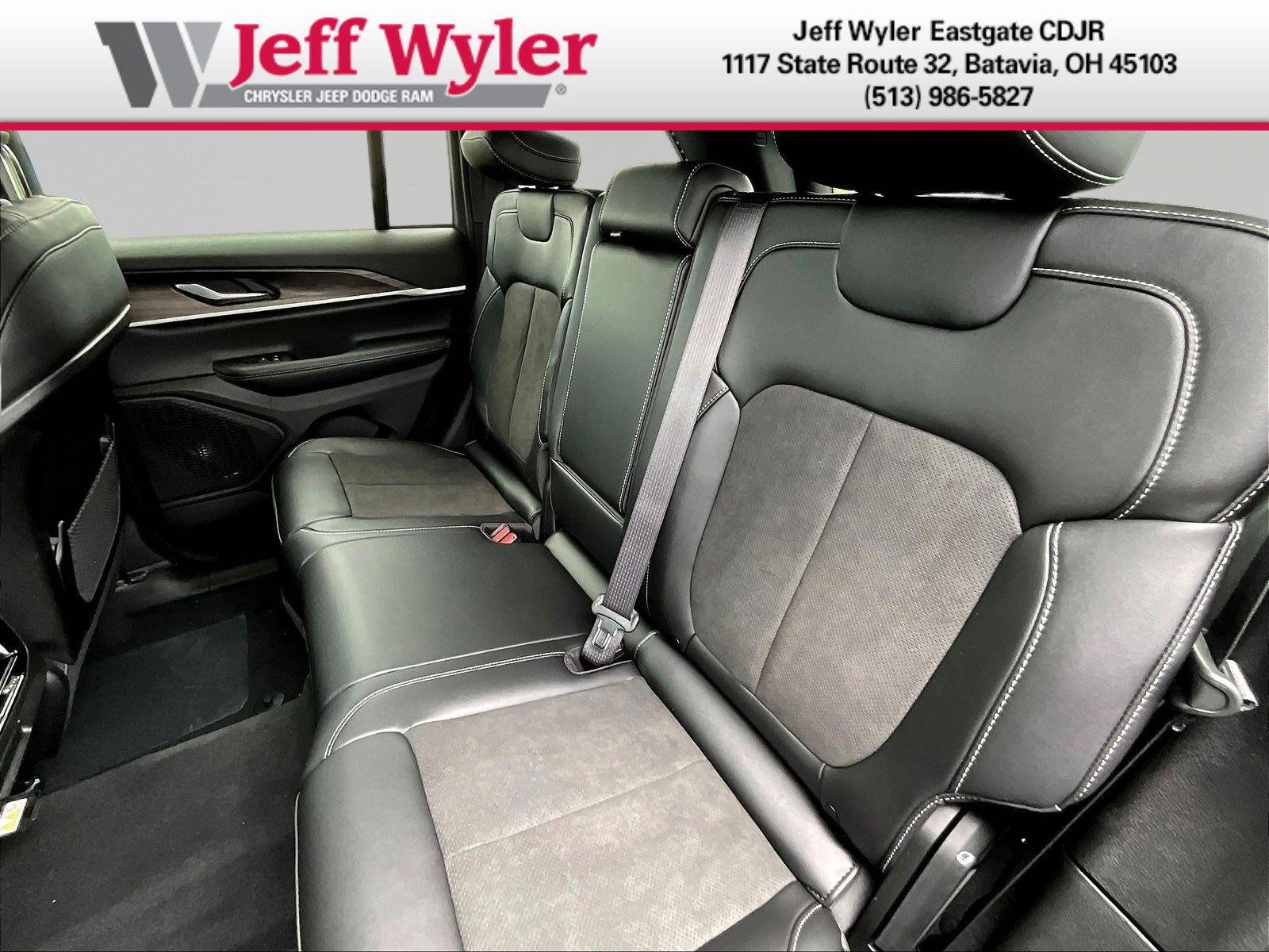 New 2026 Jeep Grand Cherokee Altitude AWD/4WD image 18