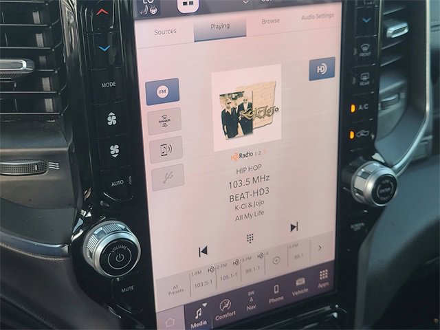 Used 2025 RAM 1500 Laramie image 28