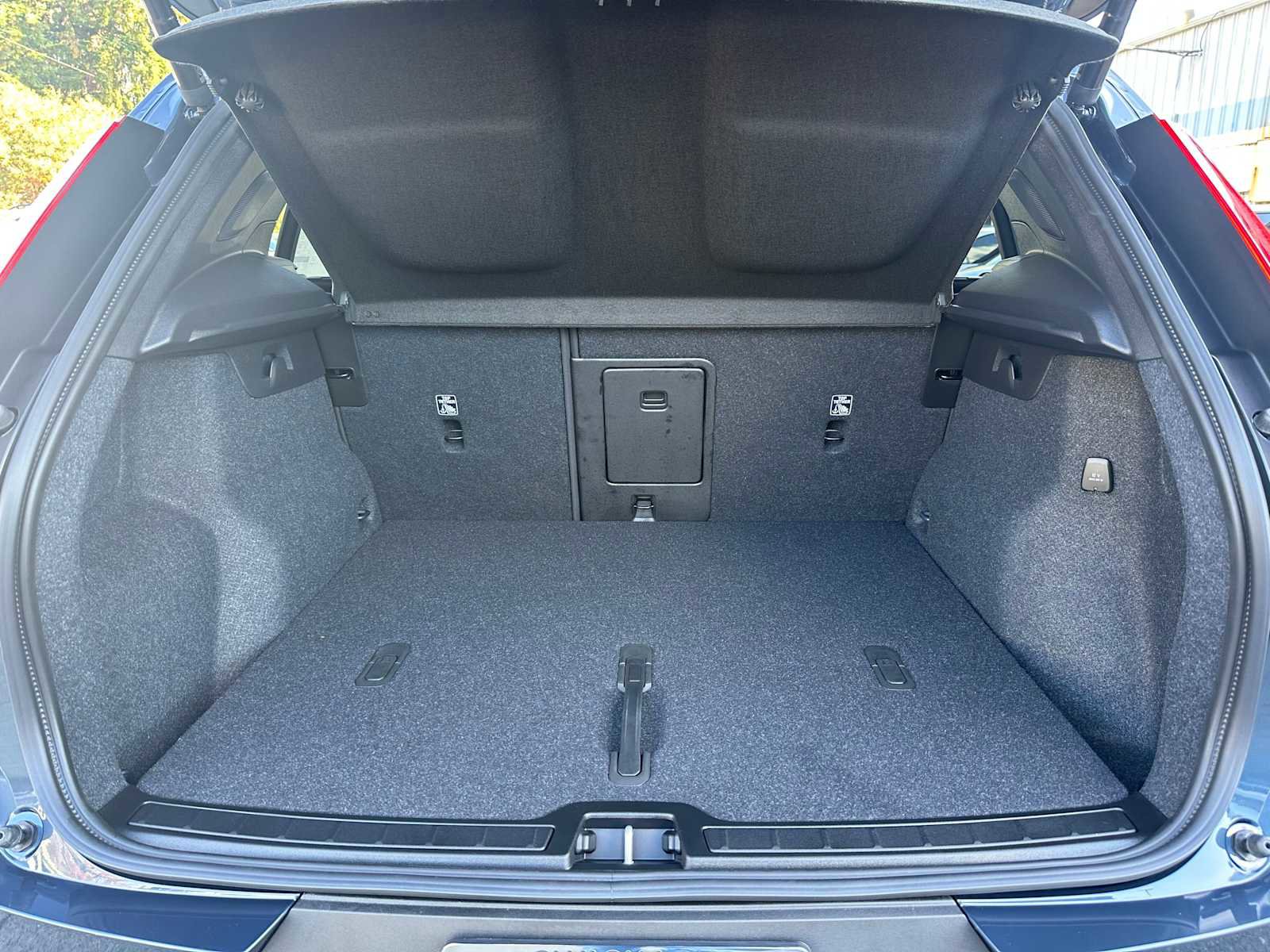 New 2026 Volvo XC40 B5 Ultra w/ Protection Package Premier image 14