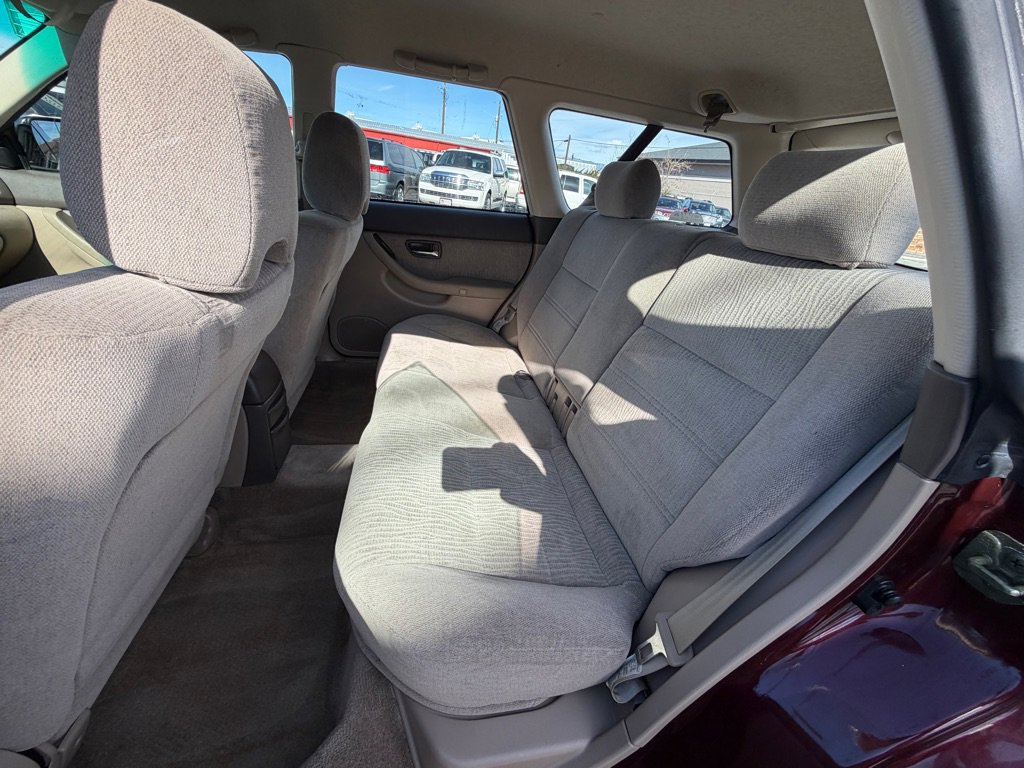 Used 2000 Subaru Outback Wagon image 9