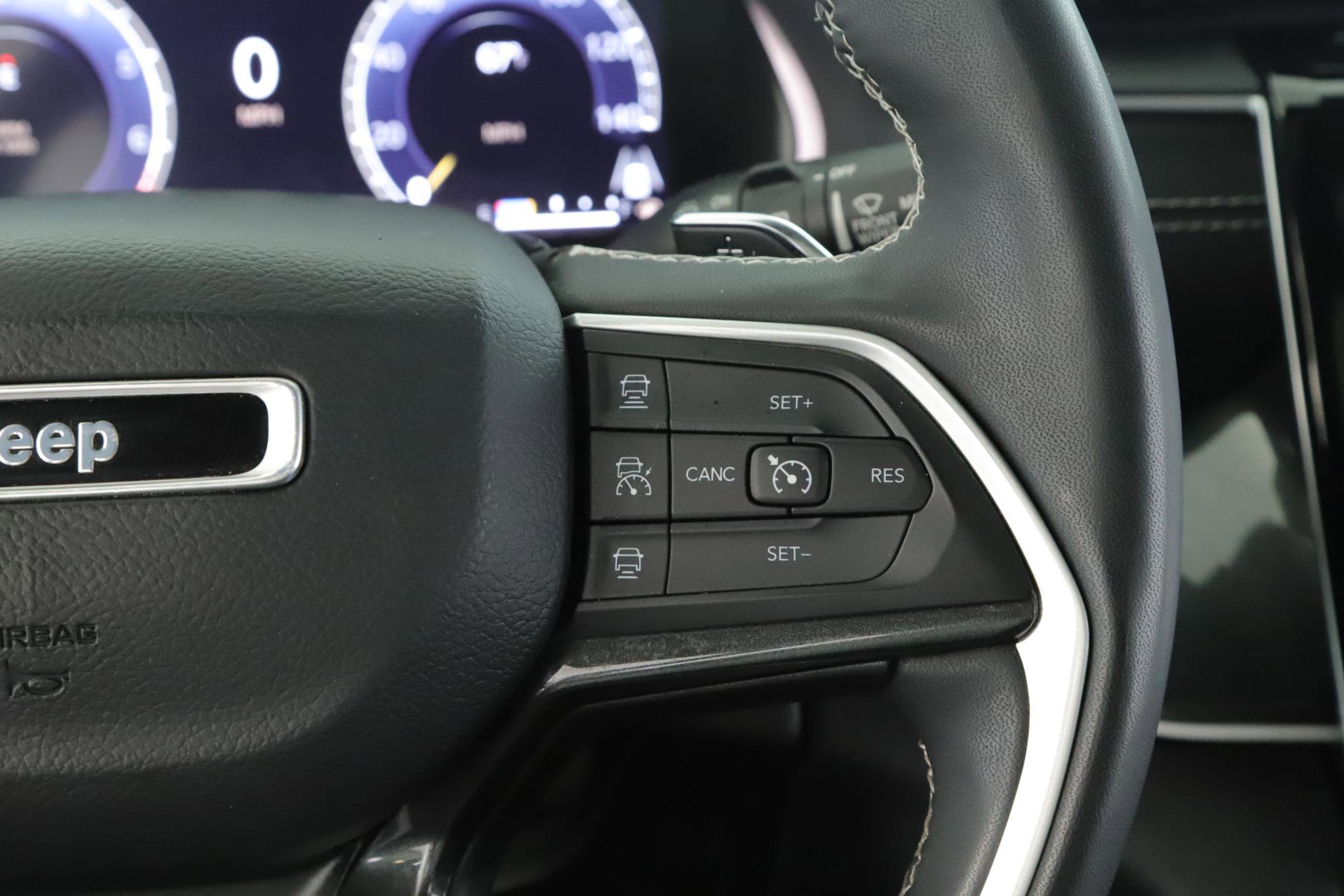 Used 2023 Jeep Grand Cherokee L Laredo AWD/4WD image 11
