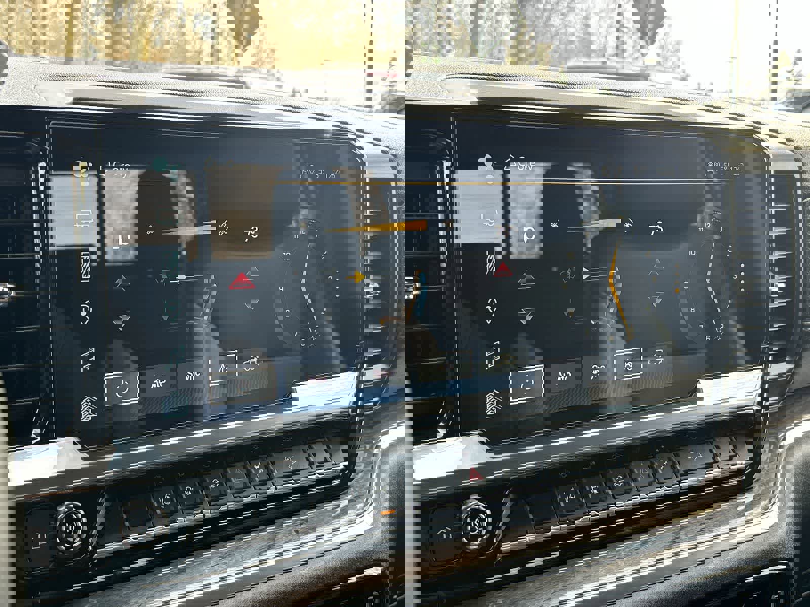 Used 2024 Chevrolet Silverado 3500 LTZ w/ LTZ Convenience Package image 25