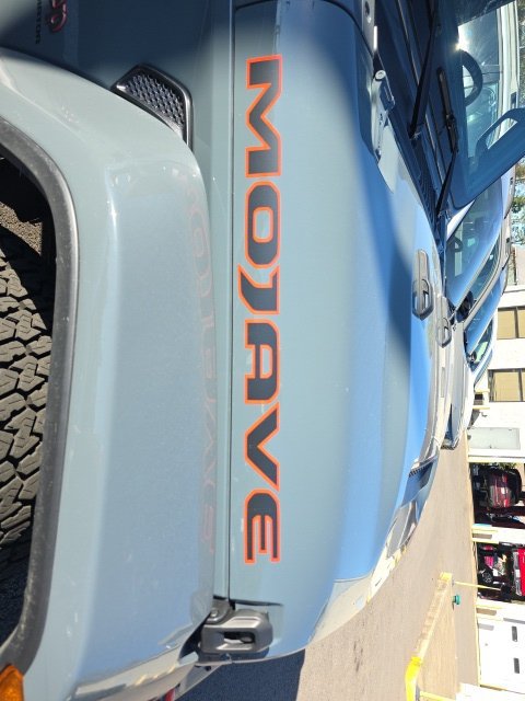Used 2025 Jeep Gladiator Mojave AWD/4WD image 3