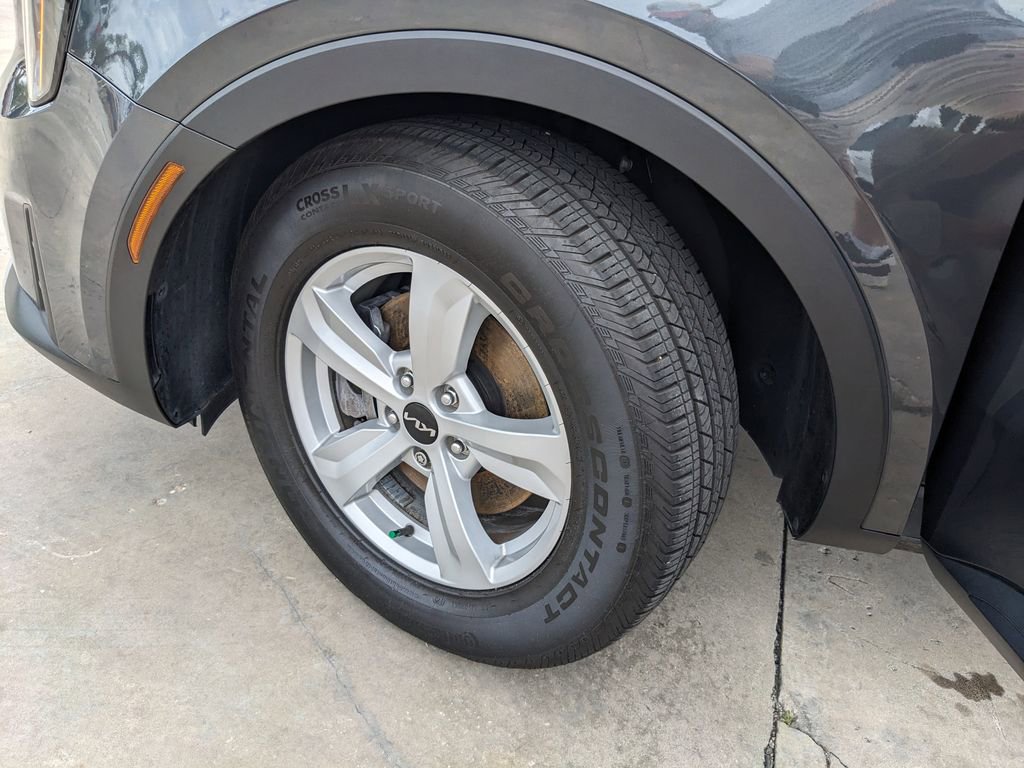 Certified 2024 Kia Sorento LX image 38