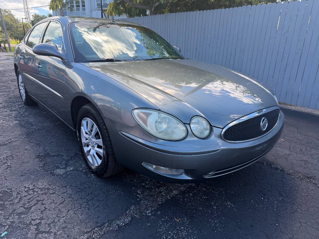 Used 2005 Buick LaCrosse CX FWD image 1