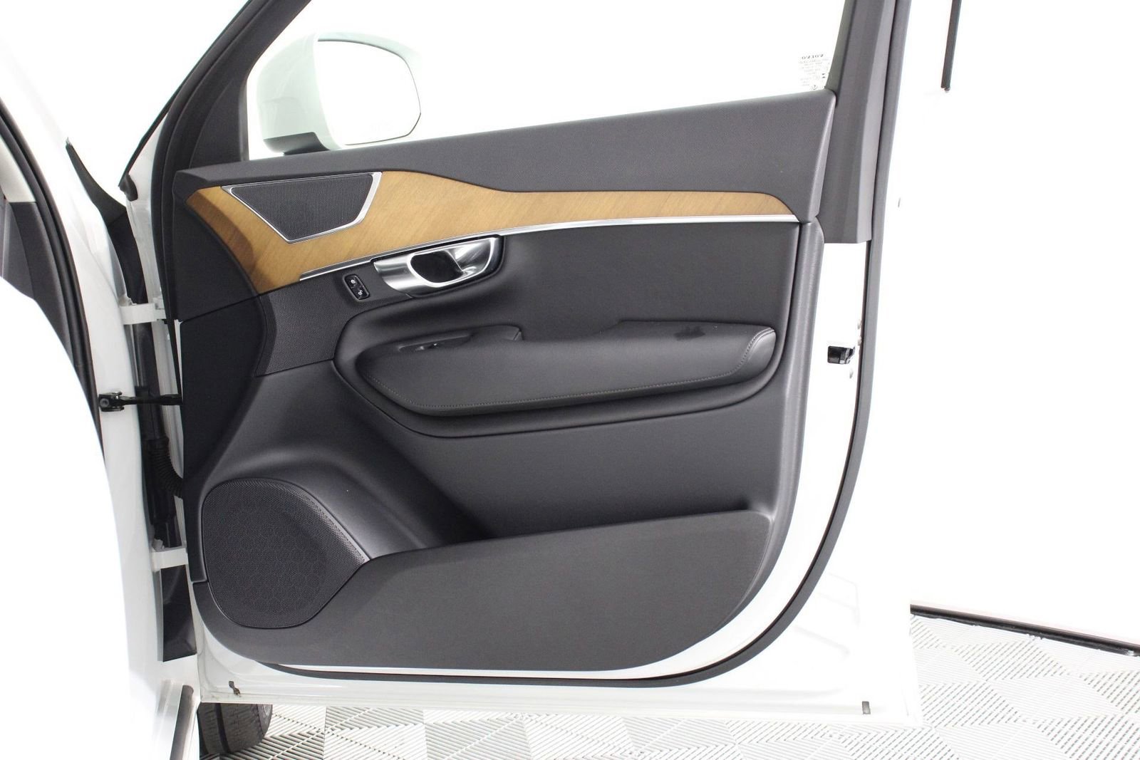 Used 2023 Volvo XC90 B5 Plus w/ Protection Package Premier AWD/4WD image 21