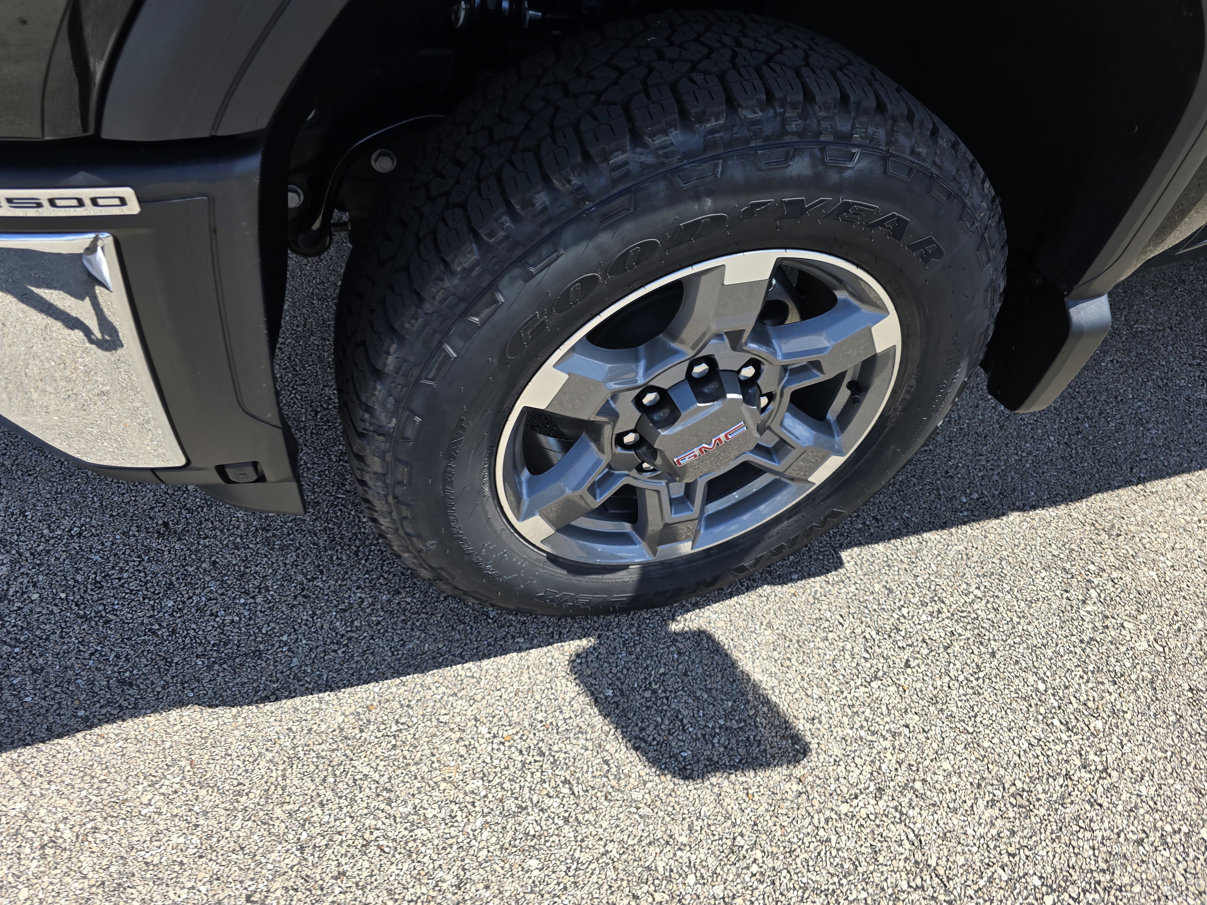 New 2025 GMC Sierra 2500 SLT w/ SLT Convenience Package image 9