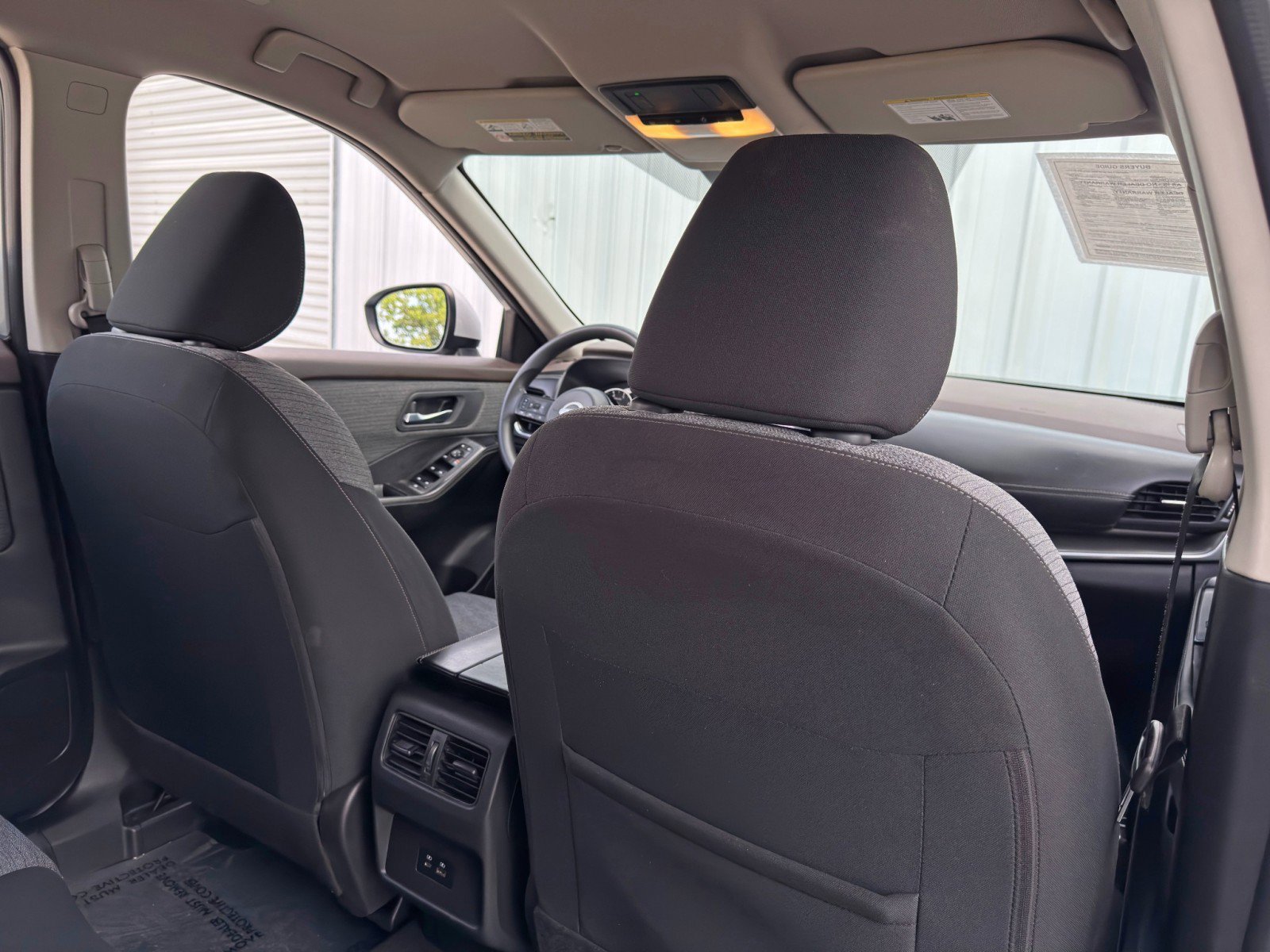 Used 2023 Nissan Rogue SV image 32