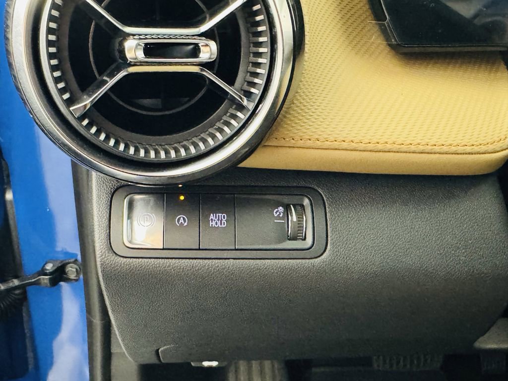 Used 2025 Chevrolet Equinox ACTIV w/ Safety and Technology Package image 11