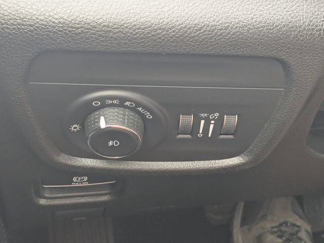 Used 2023 Jeep Grand Cherokee Limited AWD/4WD image 30