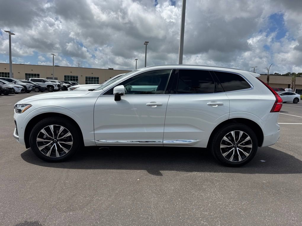 Used 2023 Volvo XC60 B5 Plus image 4