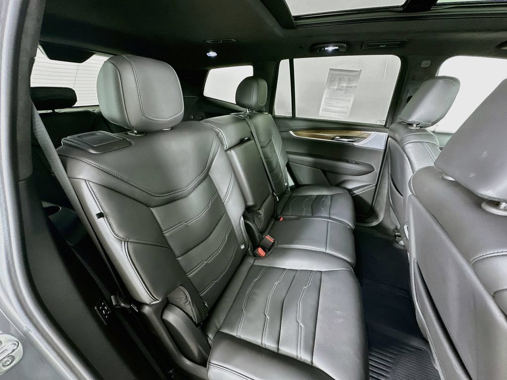 Certified 2025 Cadillac XT6 Premium Luxury w/ Platinum Package AWD/4WD image 37