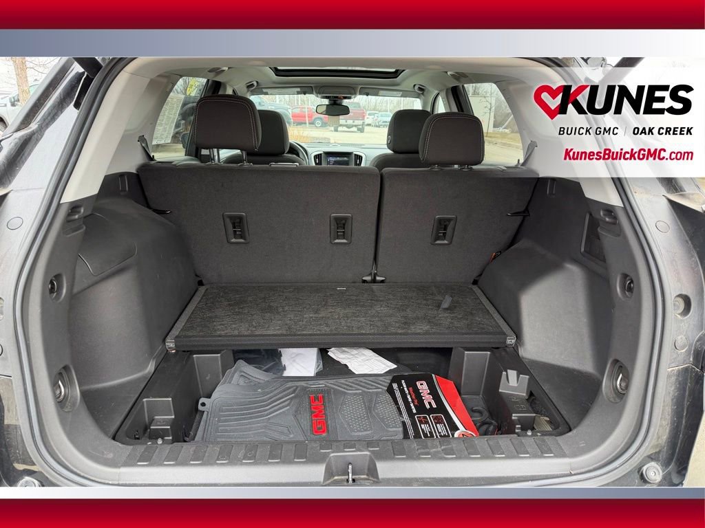 Used 2022 GMC Terrain SLE w/ Driver Convenience Package image 4