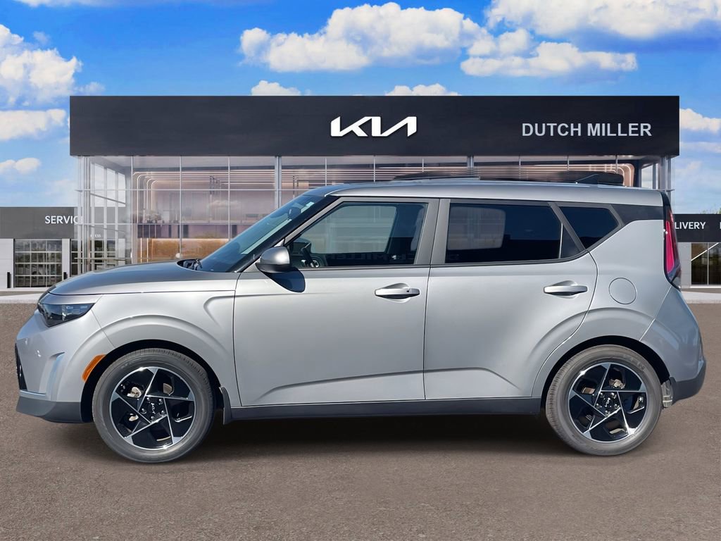 Used 2023 Kia Soul EX image 4