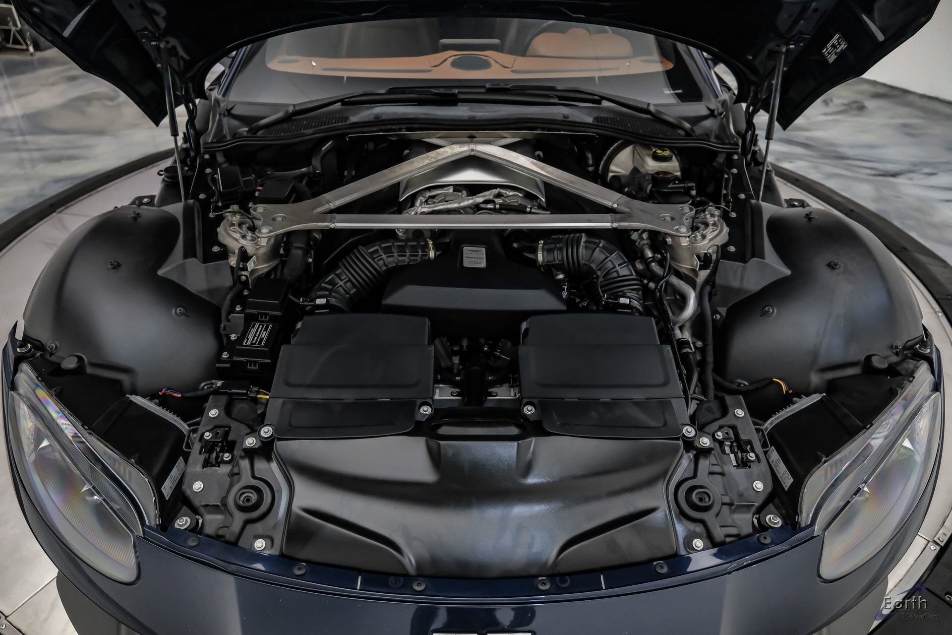 Used 2020 Aston Martin V8 Vantage Coupe RWD image 3