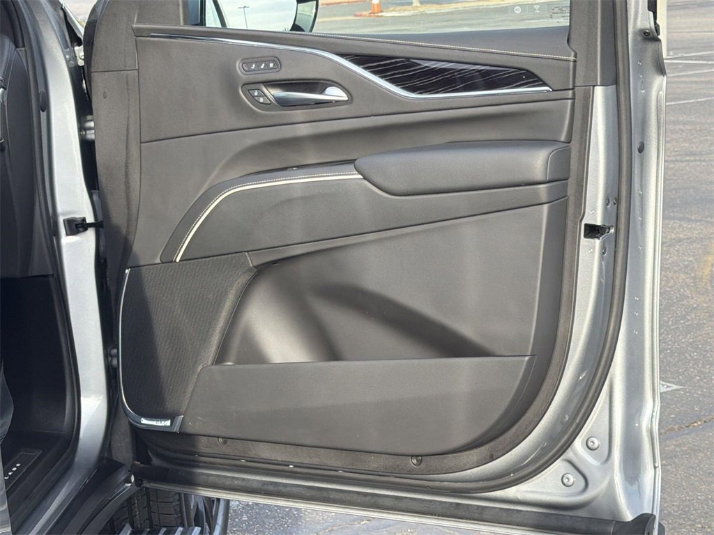 Certified 2023 Cadillac Escalade ESV Sport w/ LPO, ONYX Package image 34