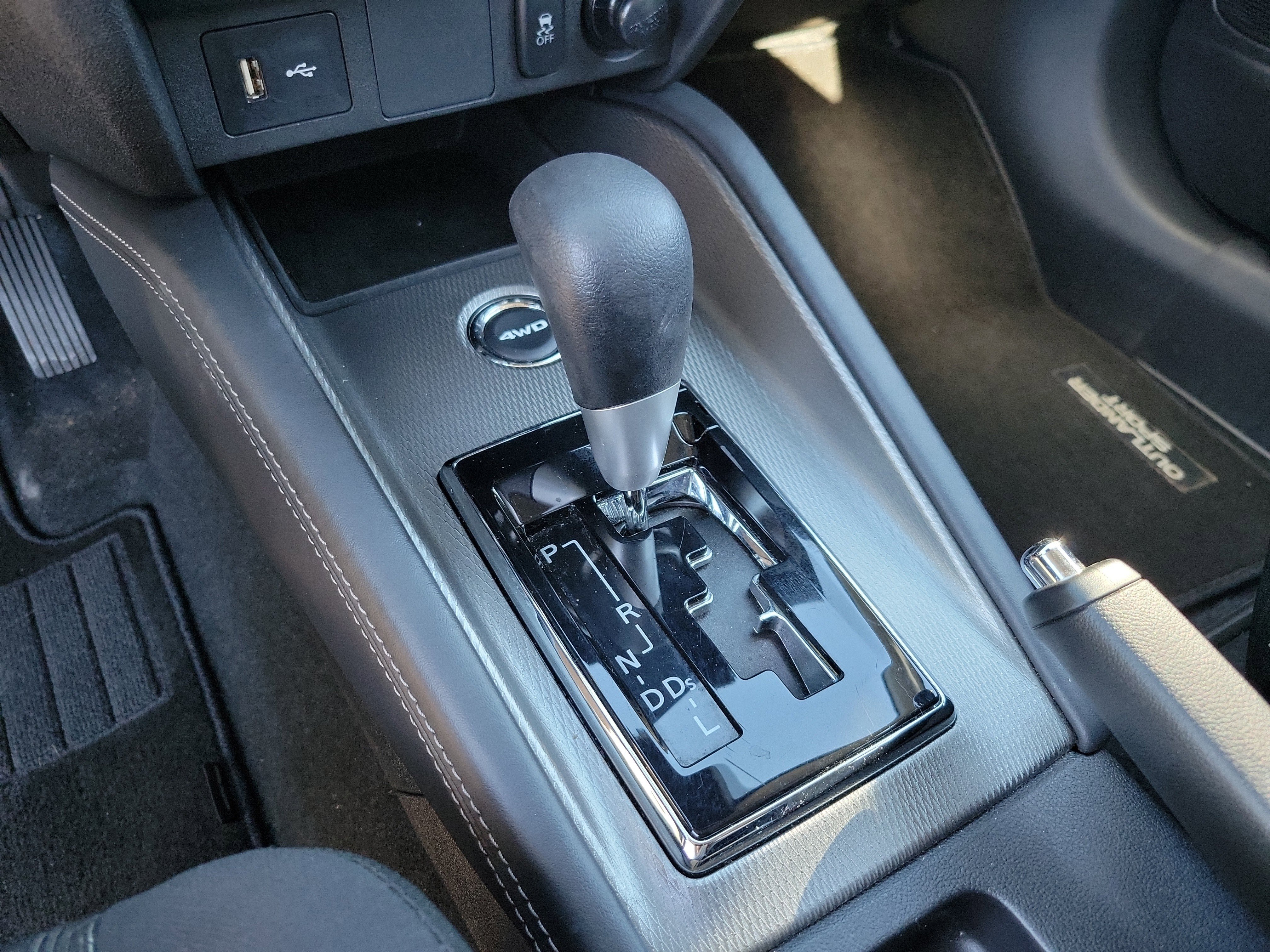 Used 2025 Mitsubishi Outlander Sport SE image 13