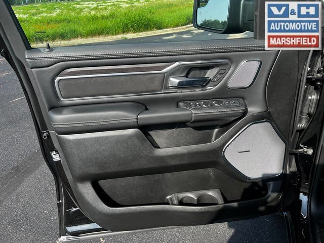 Used 2025 RAM 1500 Laramie AWD/4WD image 10