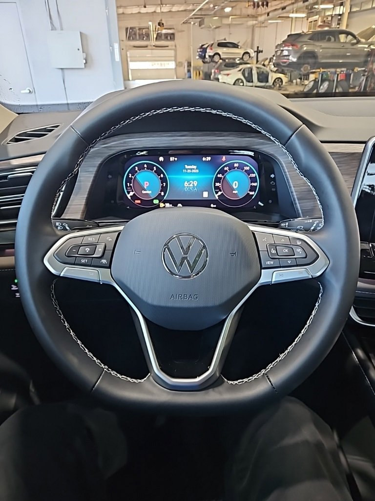 New 2026 Volkswagen Atlas SEL image 38