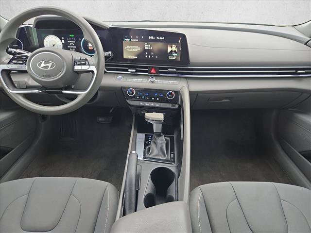 Used 2024 Hyundai Elantra SEL FWD image 18