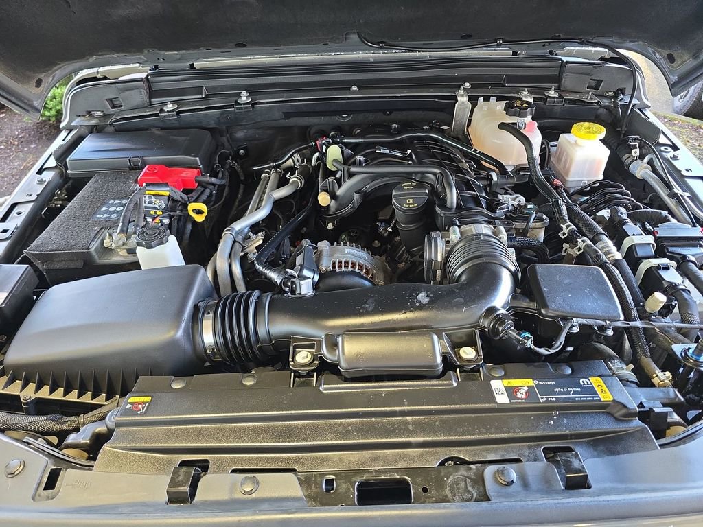 Used 2023 Jeep Gladiator Rubicon w/ Cold Weather Group image 32