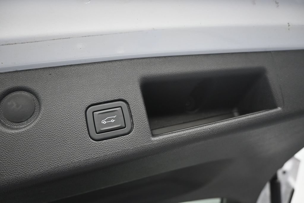 Used 2024 Chevrolet Equinox LT FWD image 17