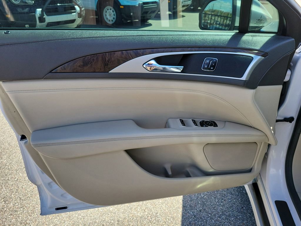 Used 2017 Lincoln MKZ Reserve image 14